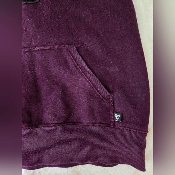 Aritzia TNA Hoodie - Picture 2 of 5